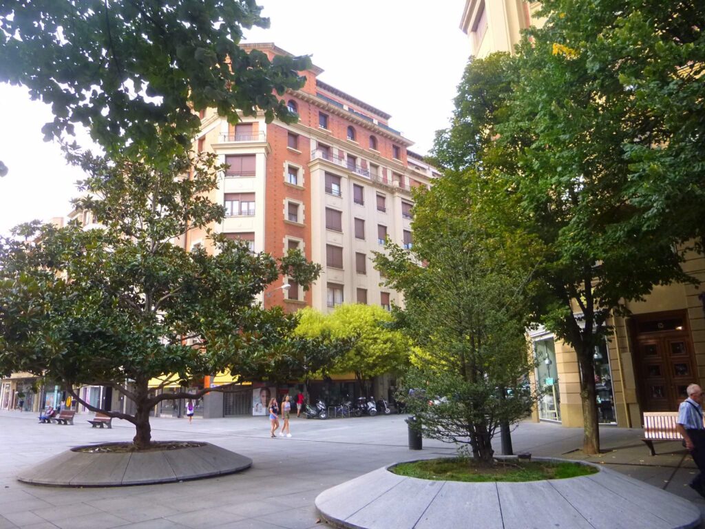Tree-lined Avenida de Carlos III in Pamplona's Segundo Ensanche district